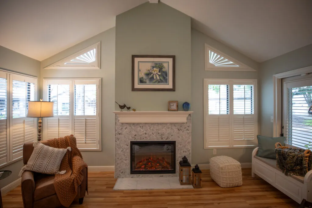 Casa De Lago Fireplace